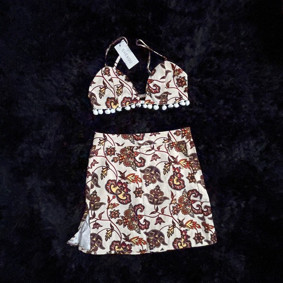 Shekou Woman two piece outfit - Picture 3 of 3